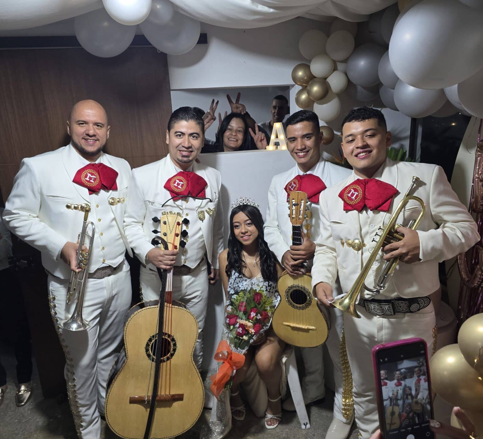 mariachi-martinez-de-blanco-quinces