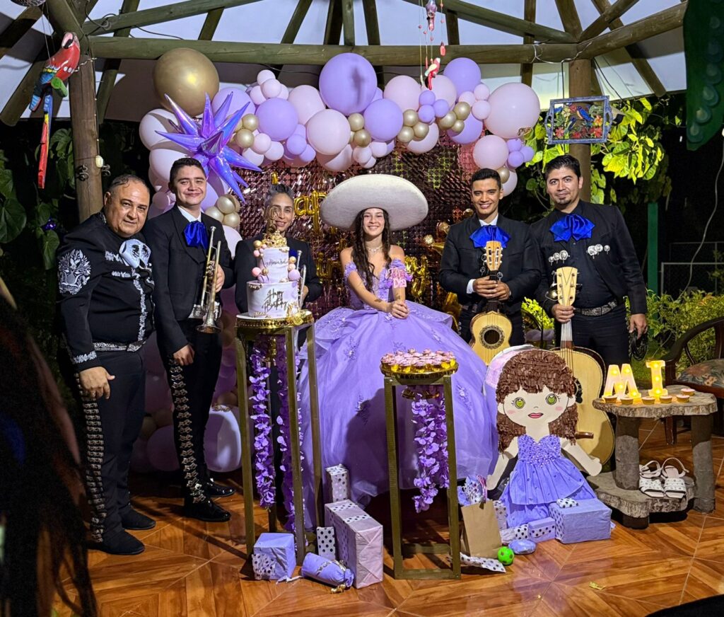quince-años-con-el-mariachi-martinez